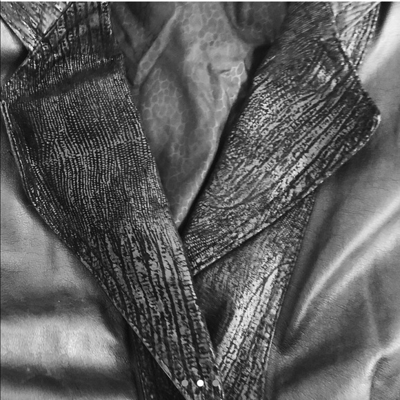 Leather jacket 🤑 - Picture 3 of 3